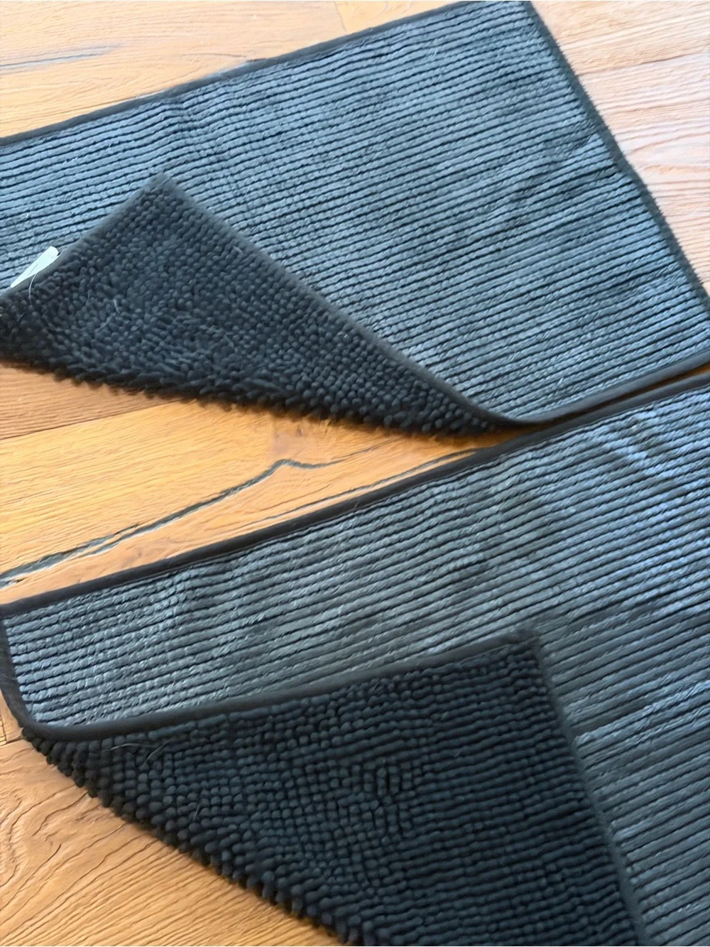 Room Essentials Everyday Black Chenille Bath rug Mats - Set of 2